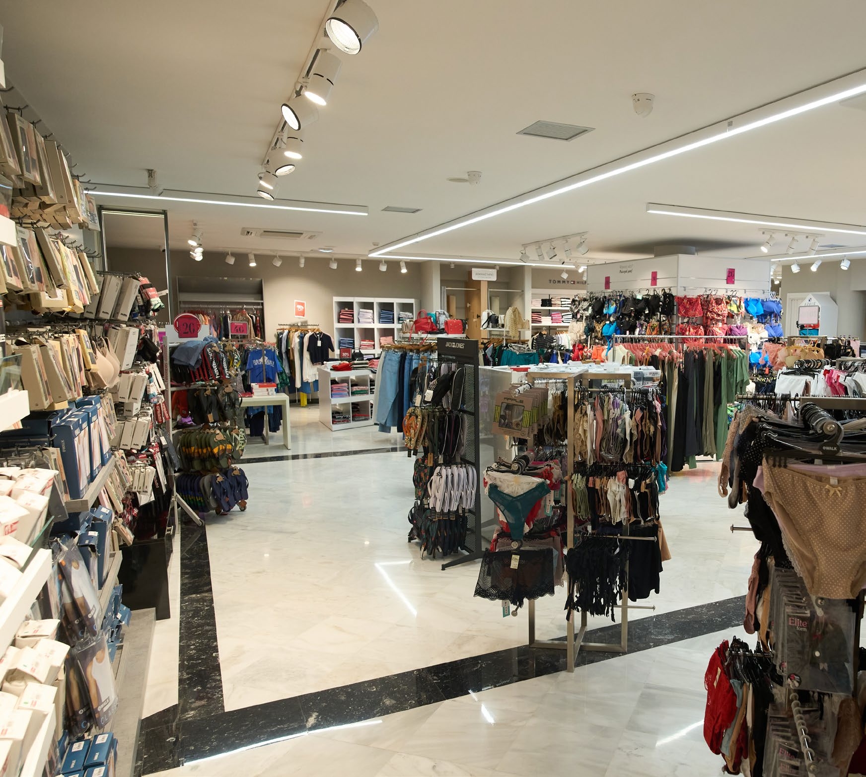 Hondos center picture